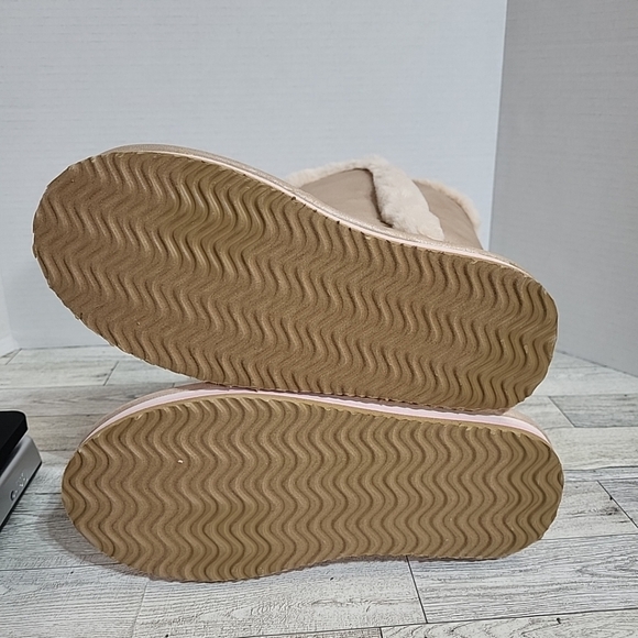 Sugar Girls 4 M Milhoja Cozy Boot‎  Rose Gold NEW FAUX FUR Shimmer - Picture 8 of 8